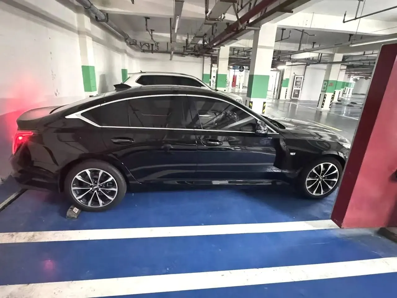 Cadillac 2025 CT5 2.0T 28T City Sports Edition Automatic Gear 3