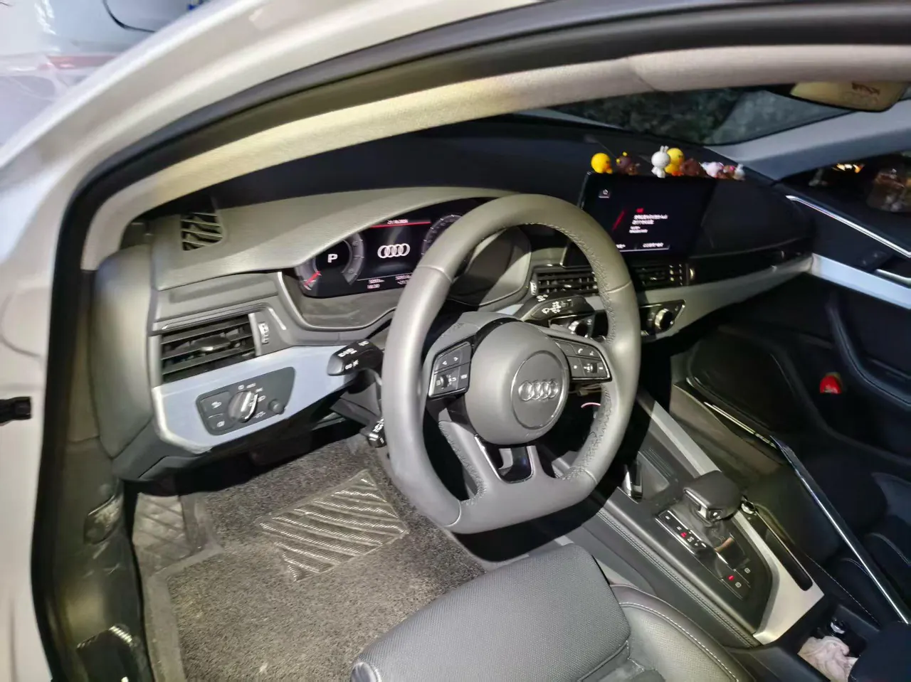 Audi 2022 A4L 2.0TFSI 40TFSI Deluxe Dynamic Automatic 4