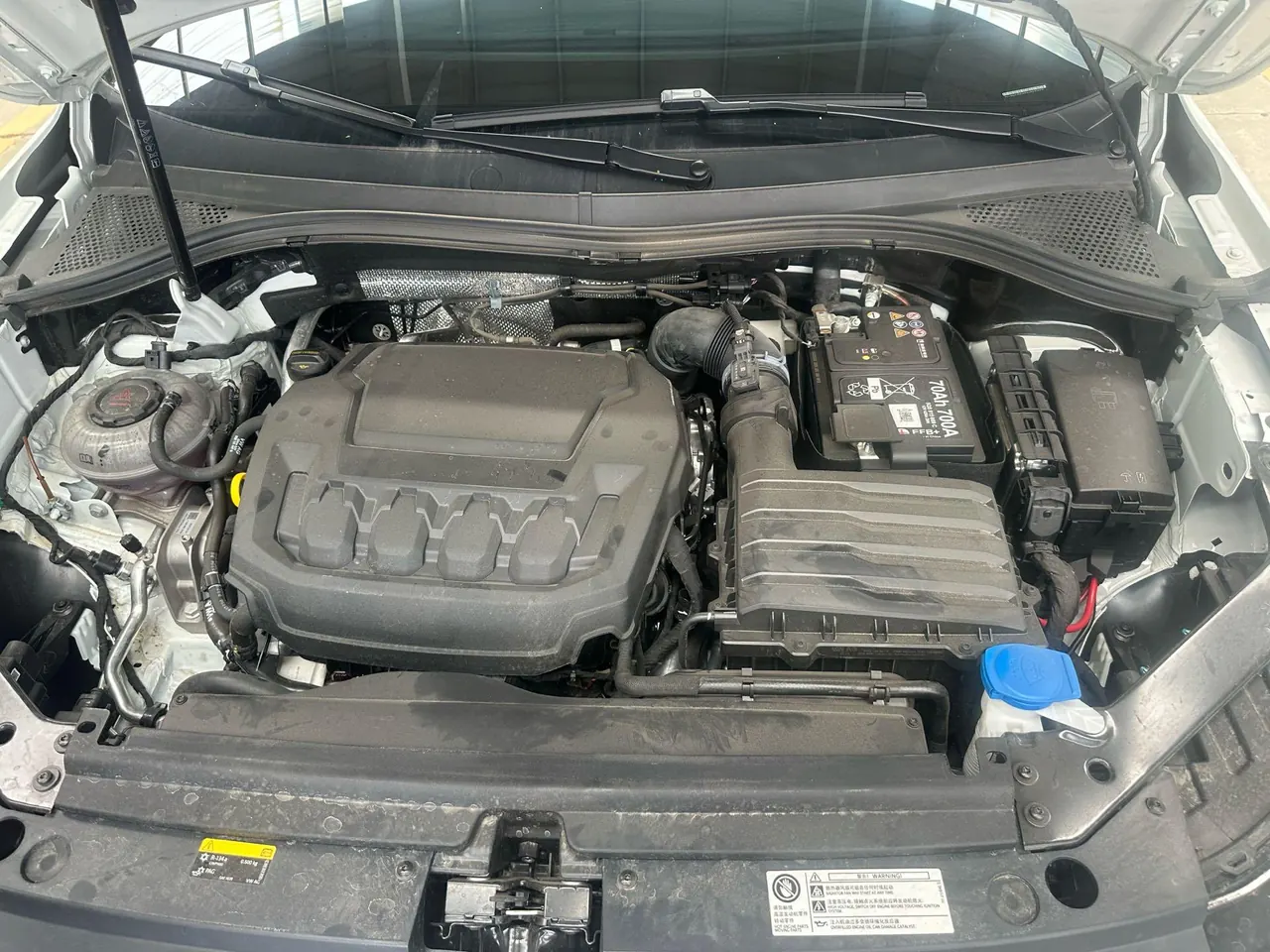 Volkswagen 2025 Tiguan L R-Line 2.0TSI 330TSI outstanding two-wheel drive R-Line Long Yao version automatic gear 4