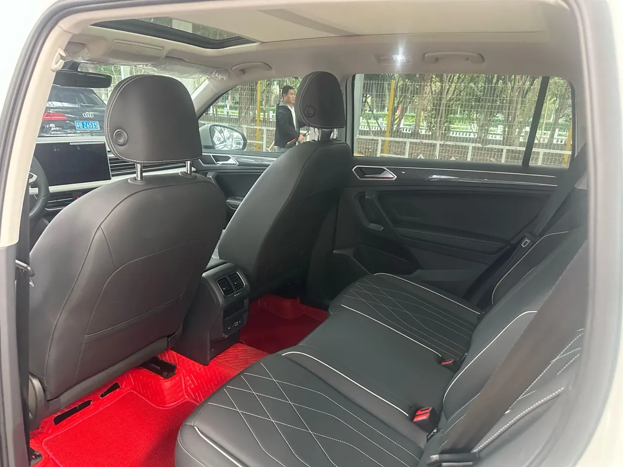Volkswagen 2025 Tiguan L R-Line 2.0TSI 330TSI outstanding two-wheel drive R-Line Long Yao version automatic gear 5