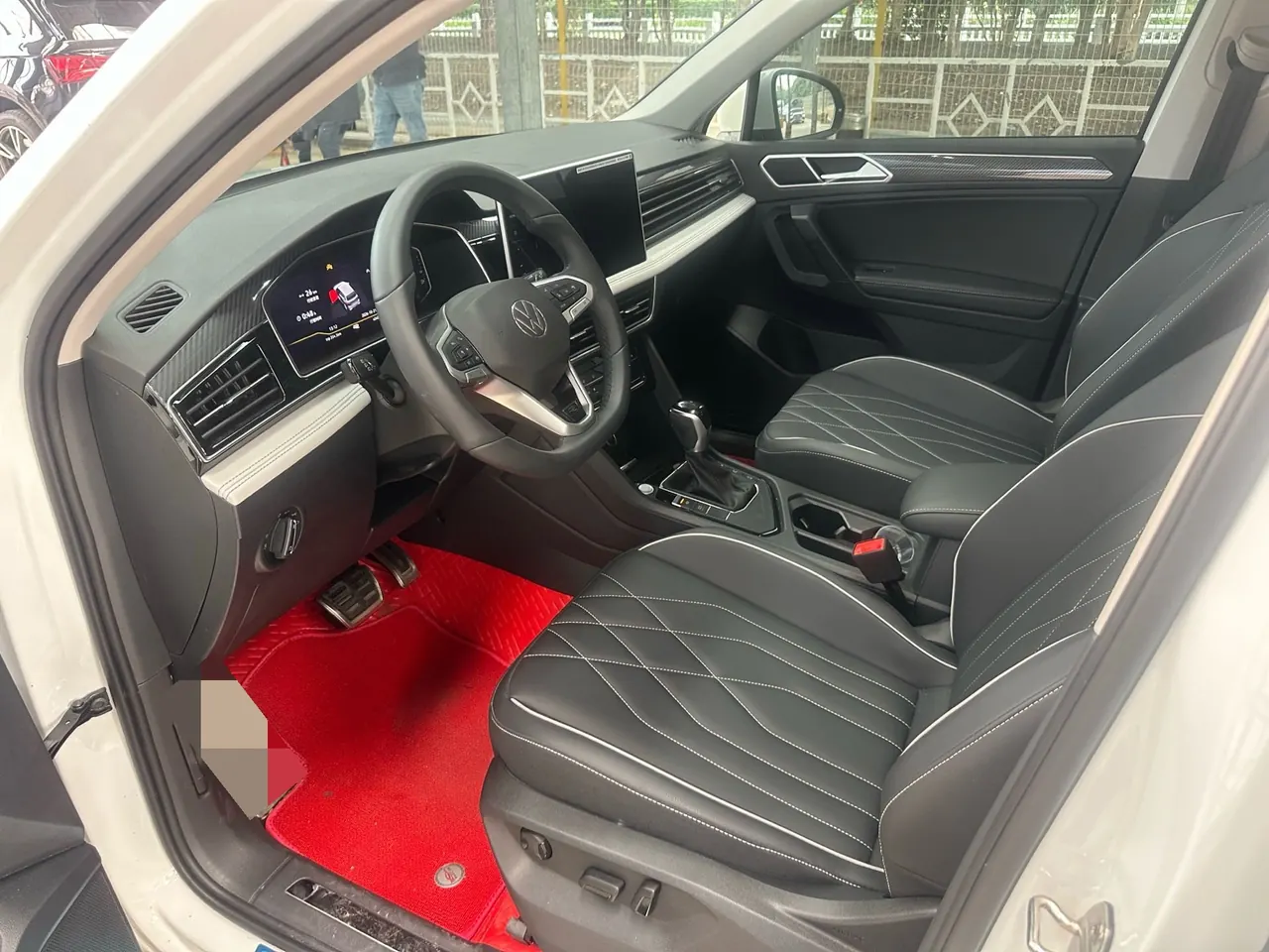 Volkswagen 2025 Tiguan L R-Line 2.0TSI 330TSI outstanding two-wheel drive R-Line Long Yao version automatic gear 6
