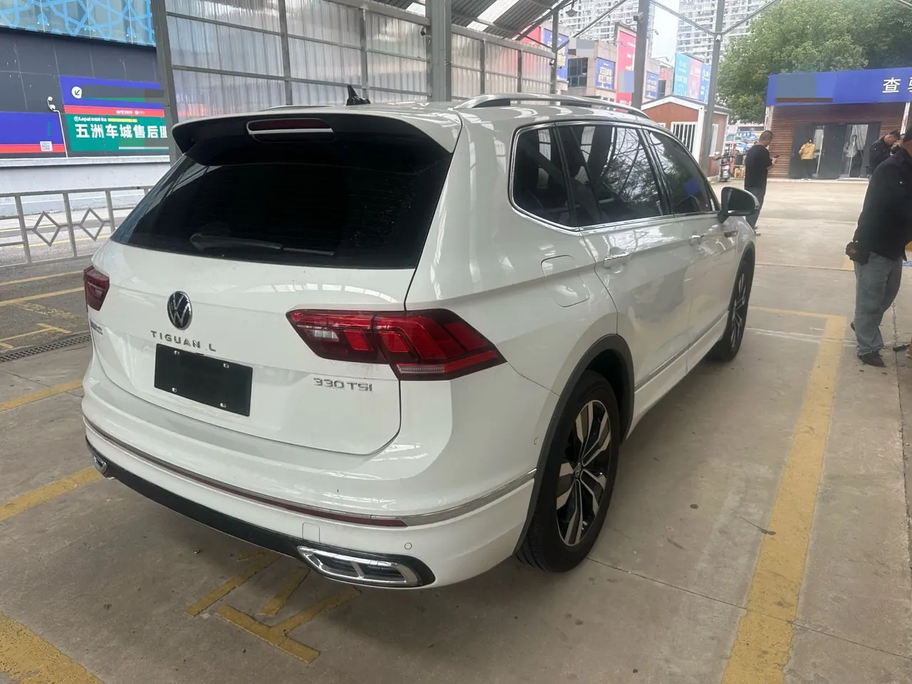 Volkswagen 2025 Tiguan L R-Line 2.0TSI 330TSI outstanding two-wheel drive R-Line Long Yao version automatic gear 8
