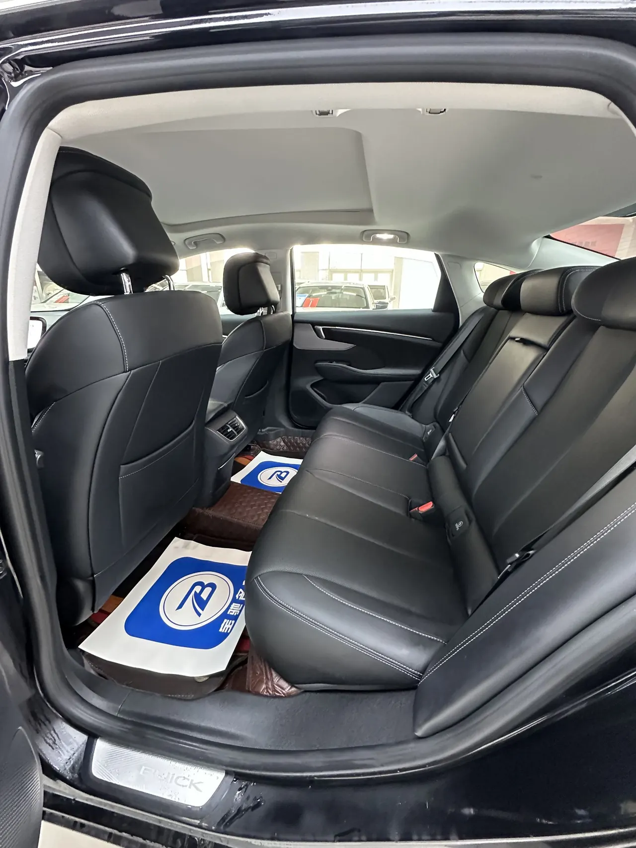 Buick 2025 LaCrosse 2.0T 28T Platinum Edition, automatic transmission 5