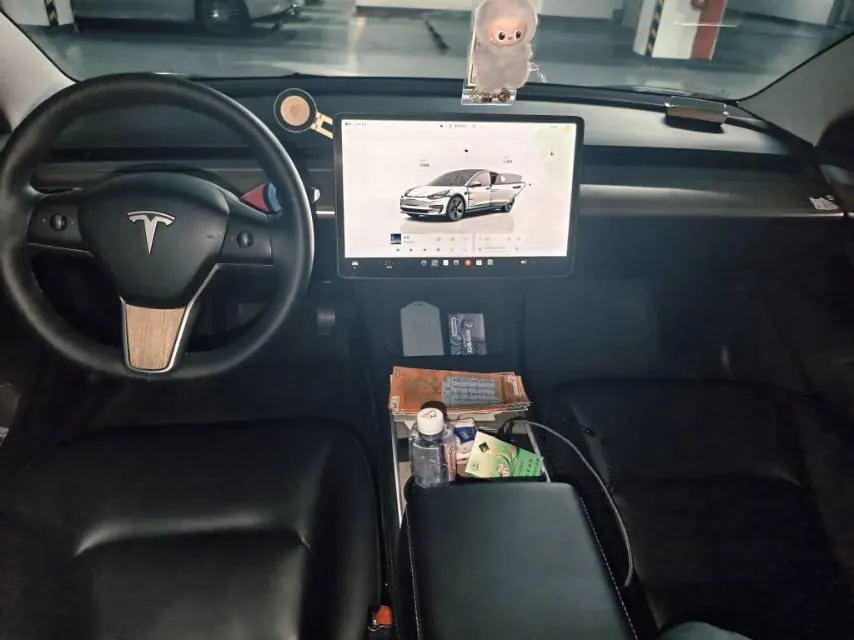 Tesla 2022 Model 3 rear-wheel drive version of automatic transmission 5