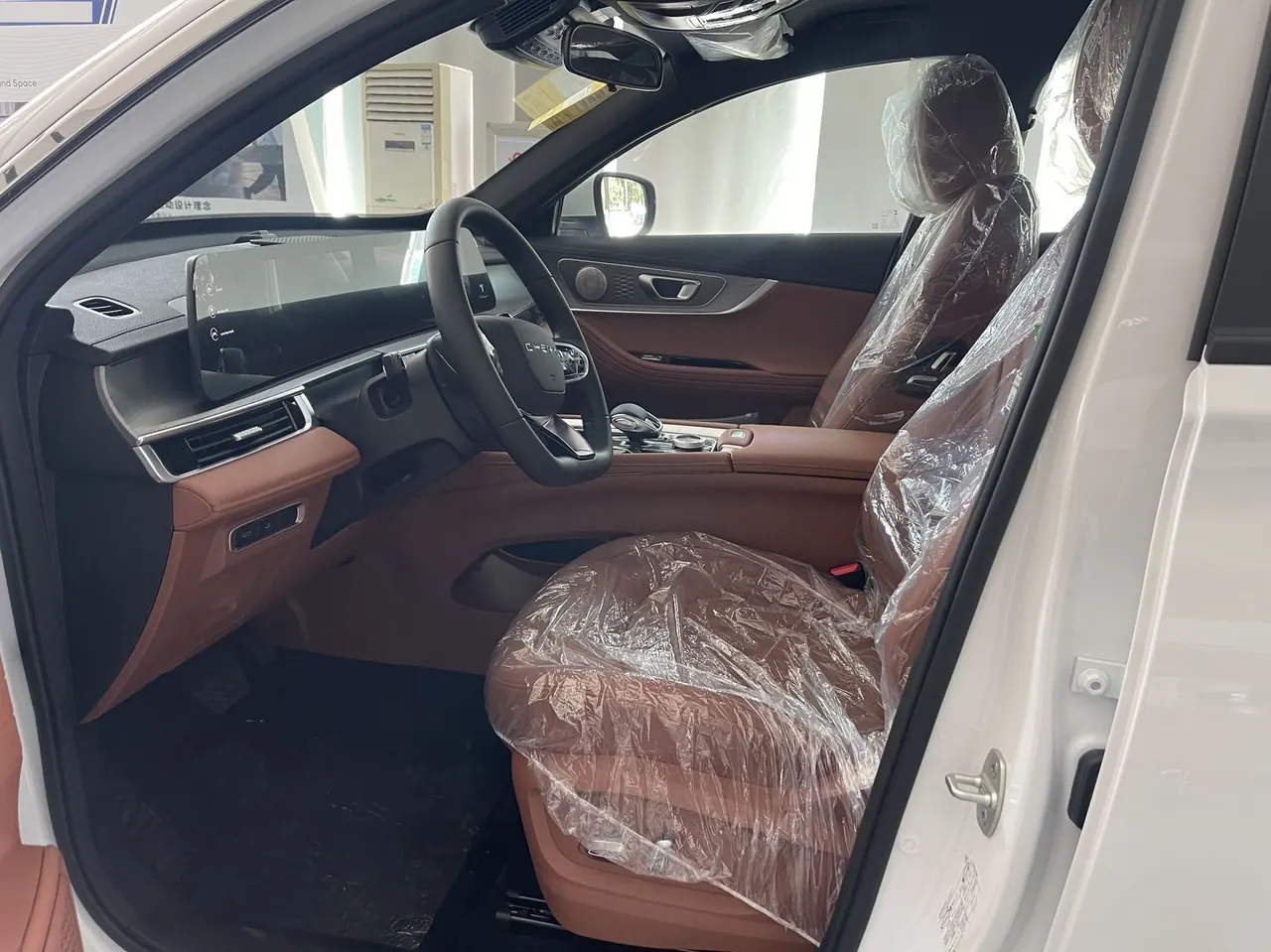 Chery 2025 Ruihu 8 PRO 1.6T 290T Two-Drive Deluxe Edition Automatic Gear 5