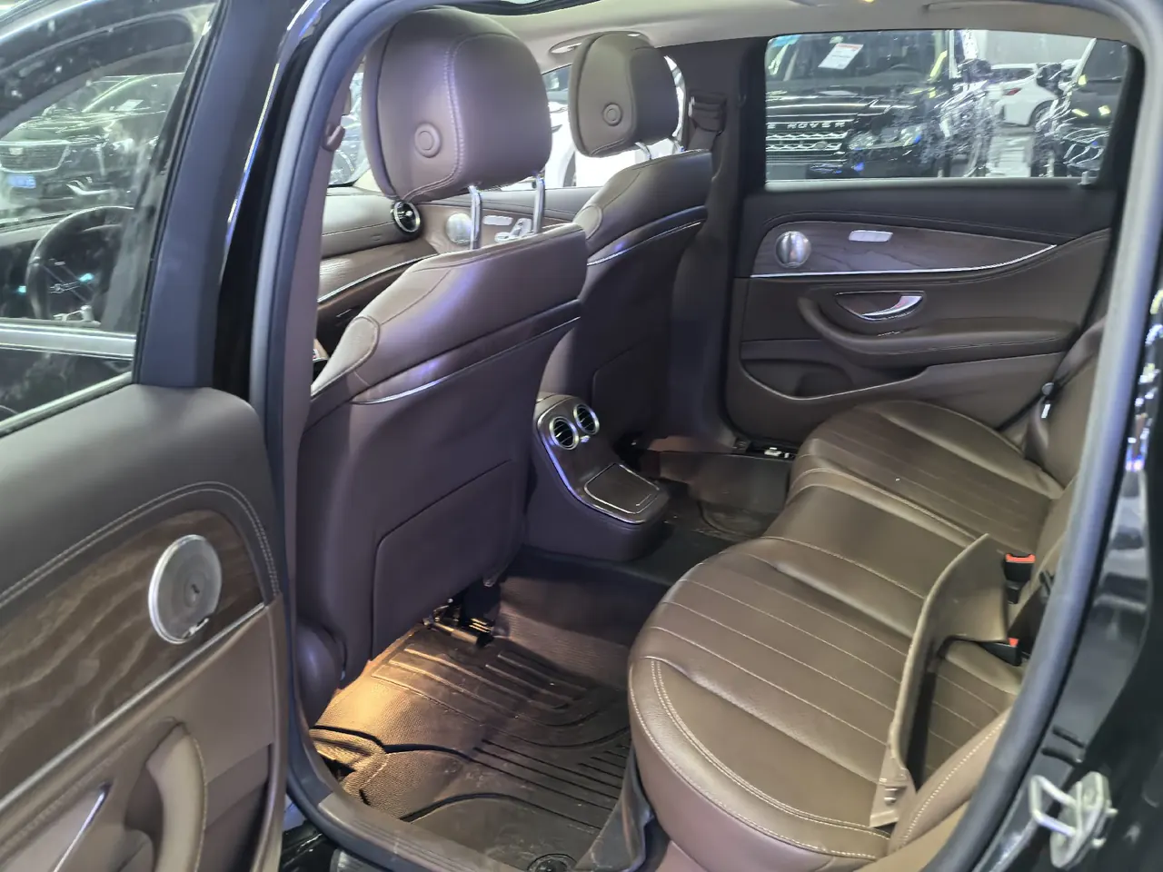 Mercedes Benz E-Class 2023 E 300 L 2.0T Fashion Automatic Gear 4