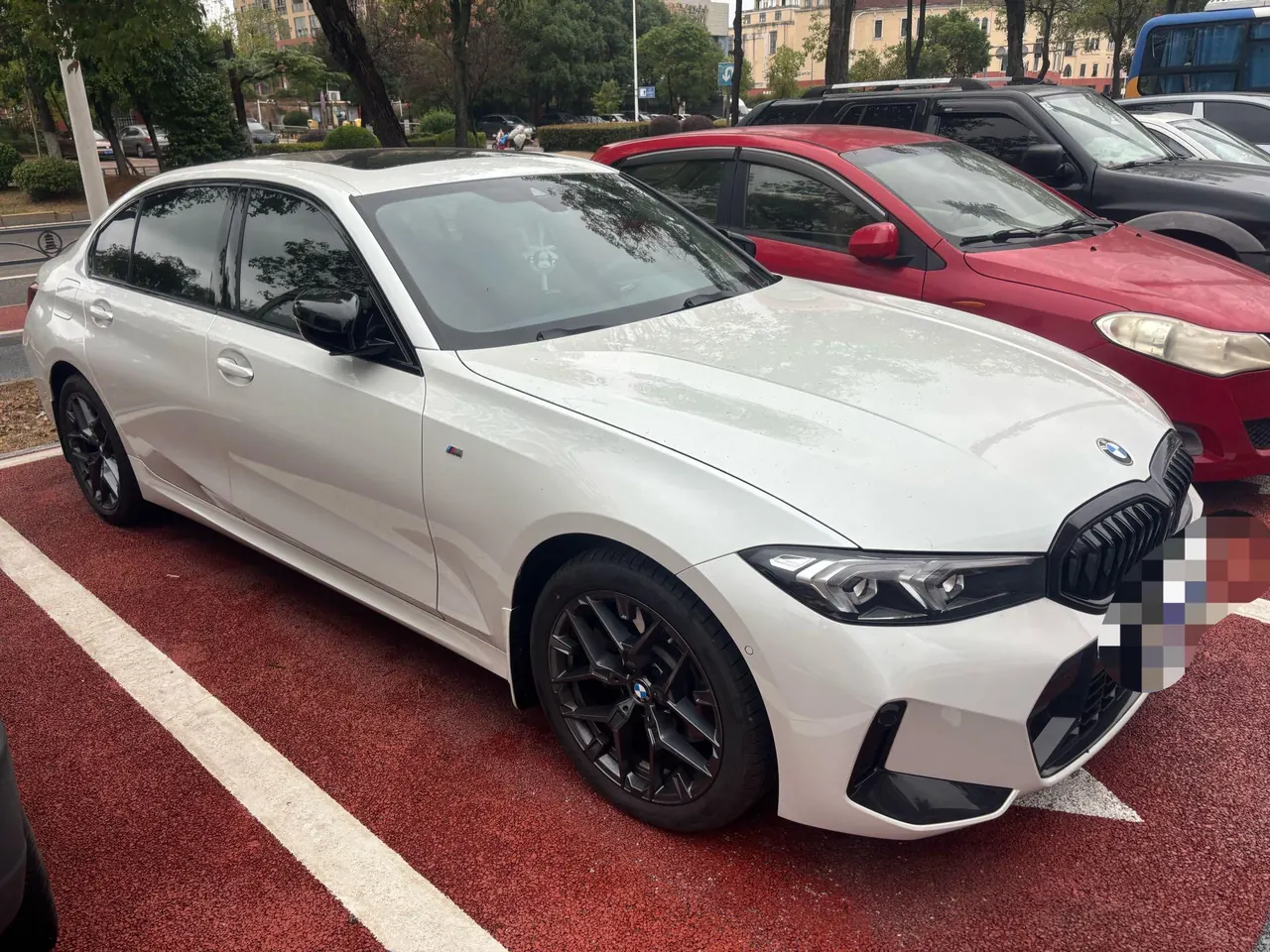 BMW 3 Series 2025 330Li 2.0T M Sports Obsidian Night Suit Automatic Gear 9