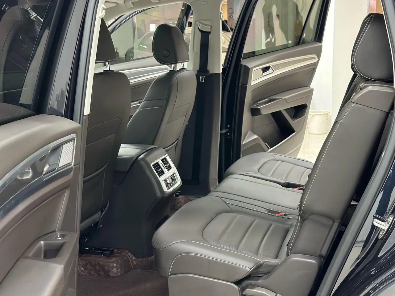 Volkswagen 2022 Tuang 2.0TSI 380TSI 4WD Respect Flagship Automatic Transmission 6