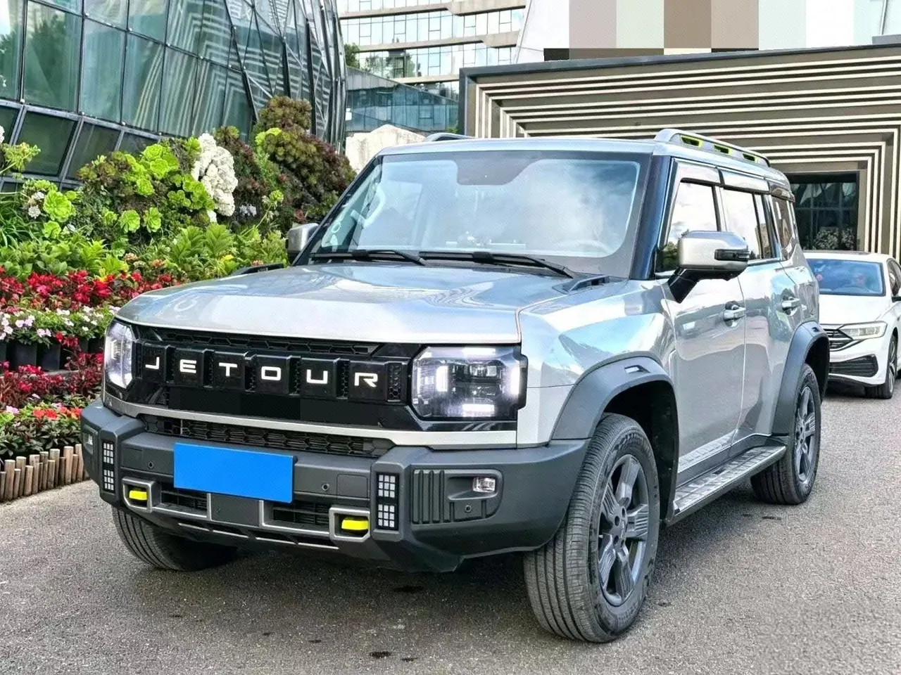 Jetour 2023 Travelers 1.5T Two-Drive Discovered Automatic Gear - View 1
