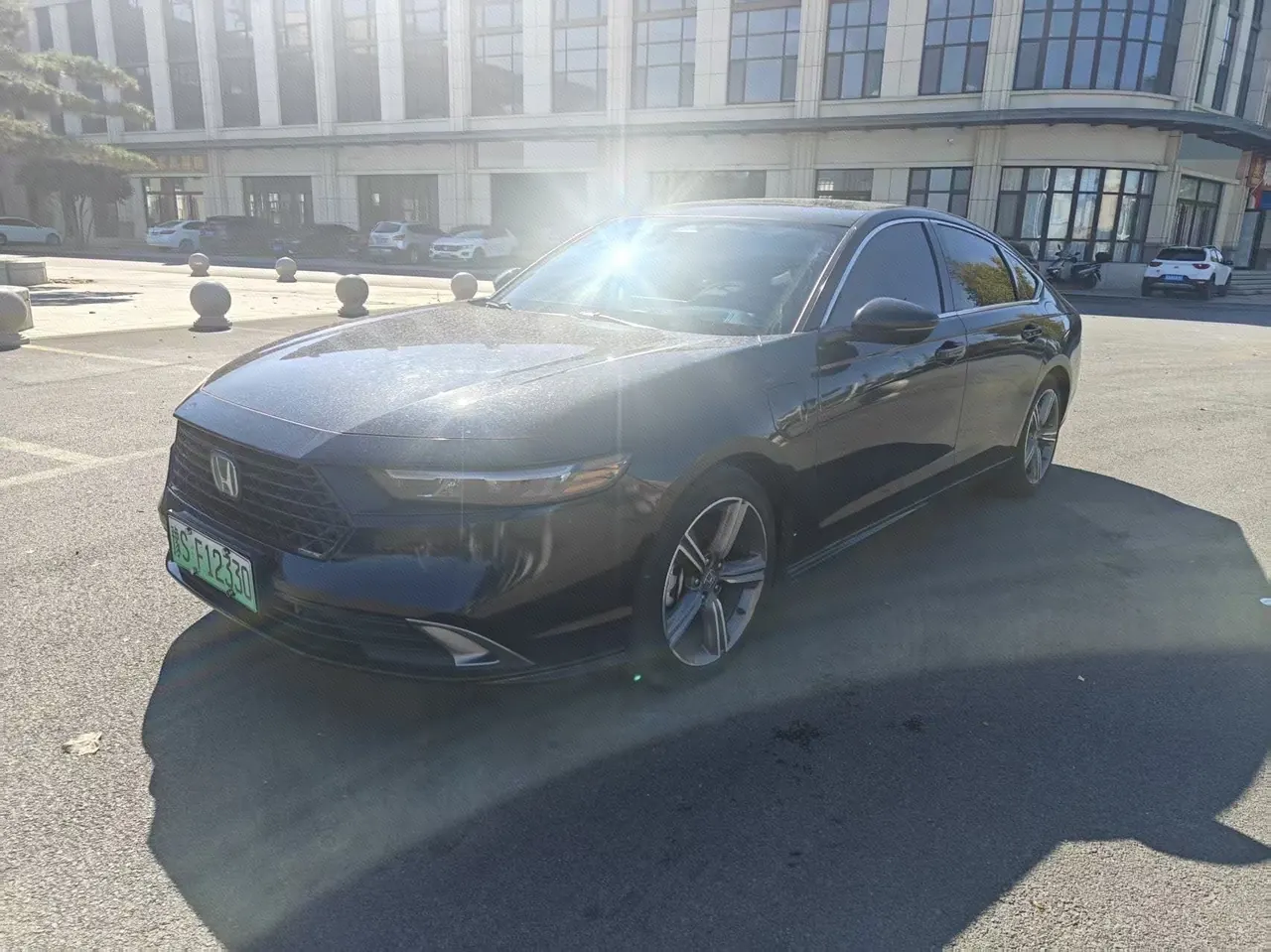Honda Accord New Energy 2023 11th Generation Accord e:PHEV 2.0 Stepless Premium Edition Automatic Gear - View 1
