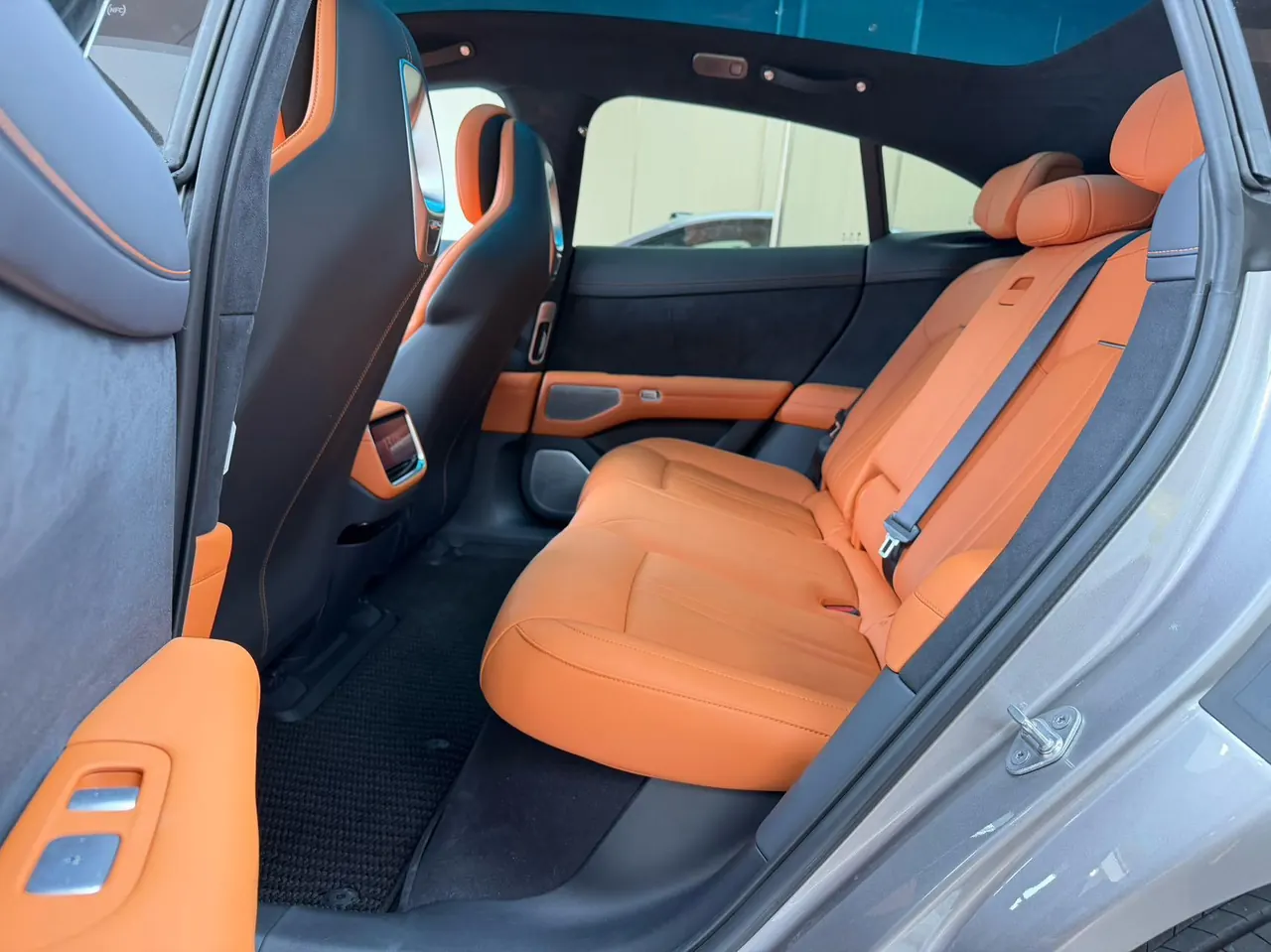 MI 2025 YU7 Long Endurance High Performance Four-wheel Drive Max Edition Automatic Gear 5