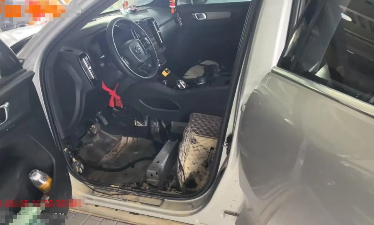 Volvo 2023 XC40 48V 2.0T B3 Zhiyuan Sports Edition Automatic Gear 5