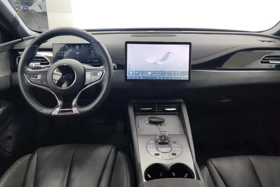BYD 2025 seals 06 DM-i 1.5 stepless smart driving version 120KM exclusive automatic gear 6