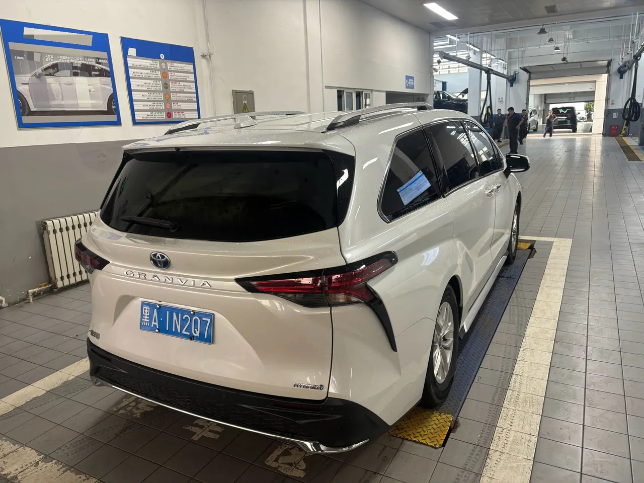 Toyota 2023 Grevia HYBRID 2.5 Stepless Comfort Edition Automatic Transmission 6
