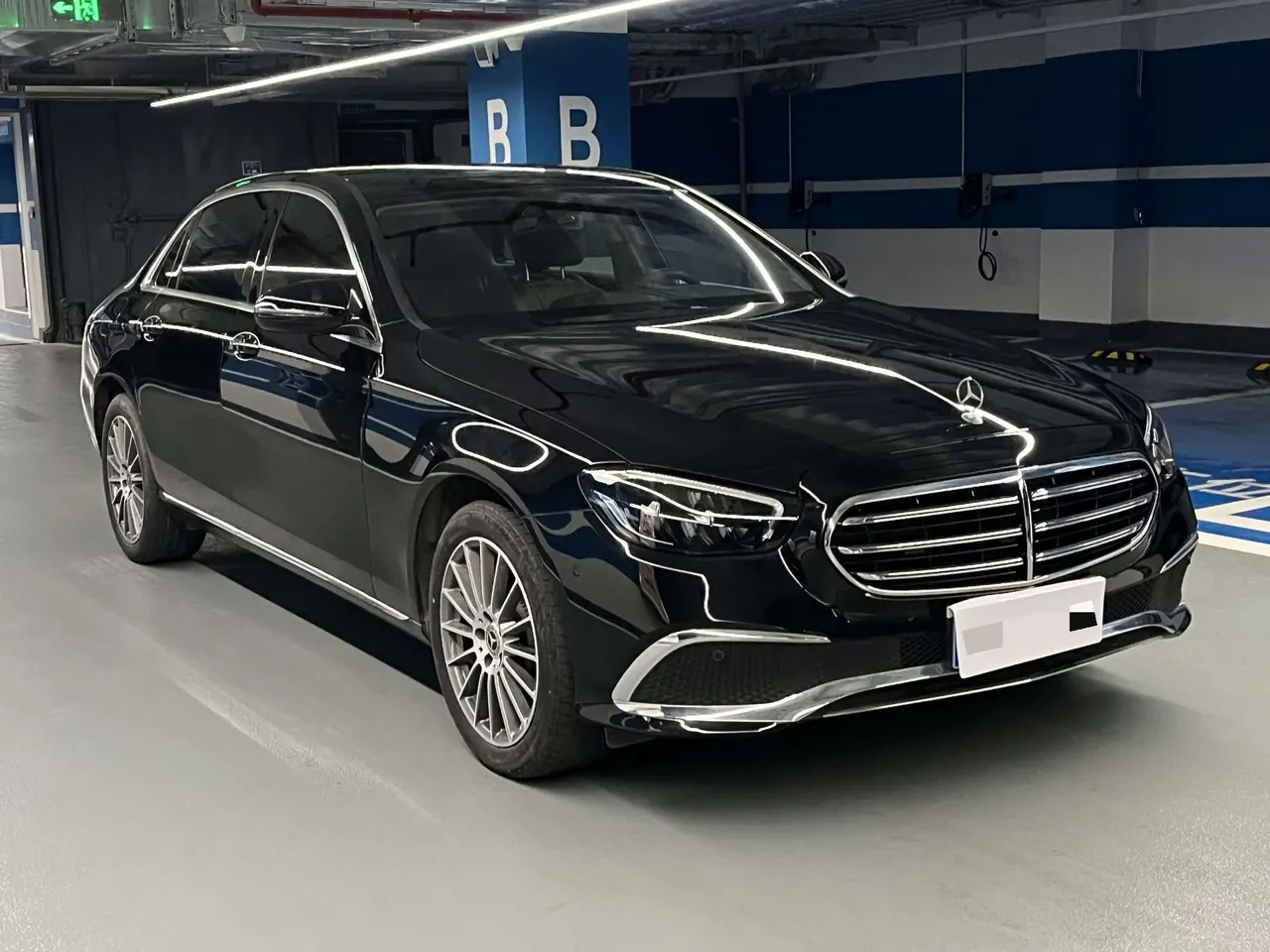 Mercedes Benz E Class 2022 E 260 L 2.0T Automatic 3