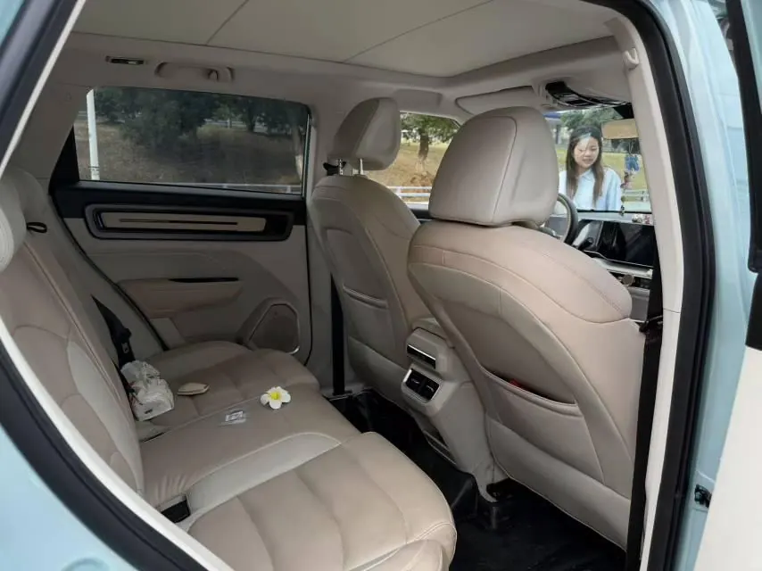 Geely 2023 icon 1.5TD chocolate alcohol version automatic gear 5