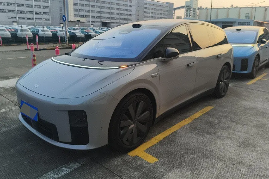 Li 2025 i8 Standard Edition Automatic Gear - View 1