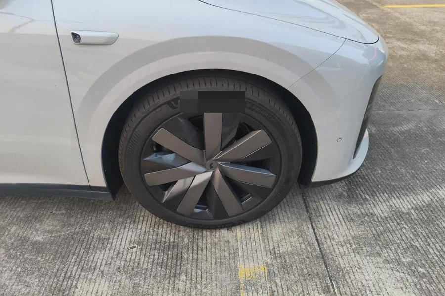 Li 2025 i8 Standard Edition Automatic Gear 7