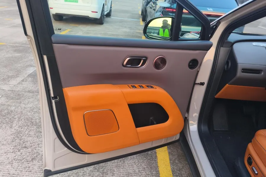 Li 2025 i8 Standard Edition Automatic Gear 9