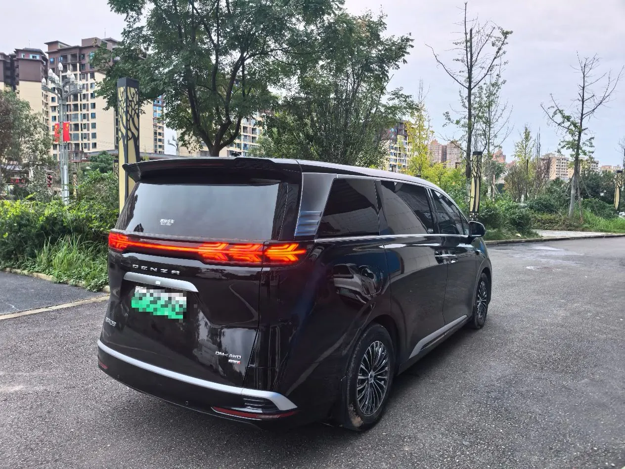 Denza 2025 Denza D9 DM-i 1.5T stepless intelligent driving version 1020 four-wheel drive exclusive automatic transmission 4