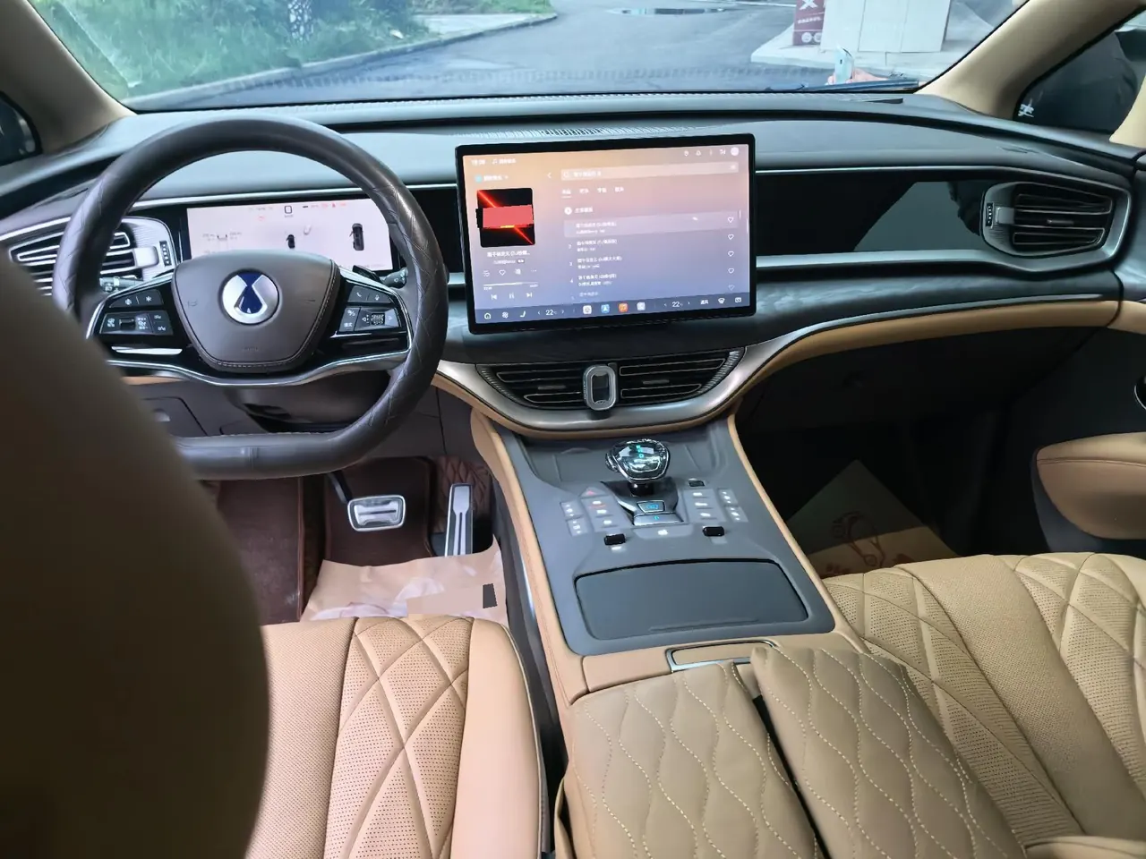 Denza 2025 Denza D9 DM-i 1.5T stepless intelligent driving version 1020 four-wheel drive exclusive automatic transmission 5