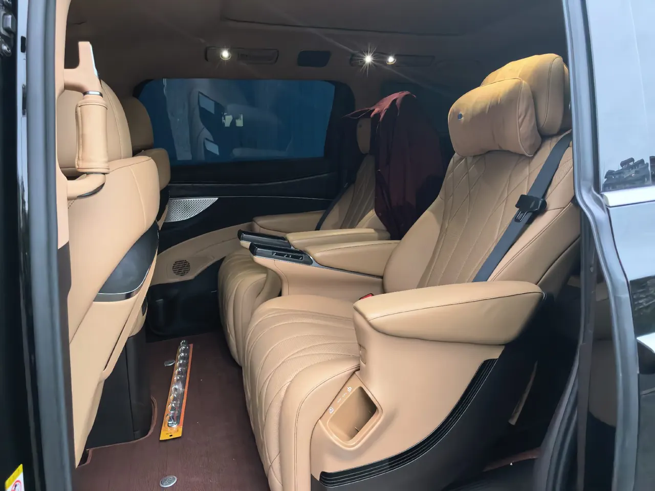 Denza 2025 Denza D9 DM-i 1.5T stepless intelligent driving version 1020 four-wheel drive exclusive automatic transmission 6