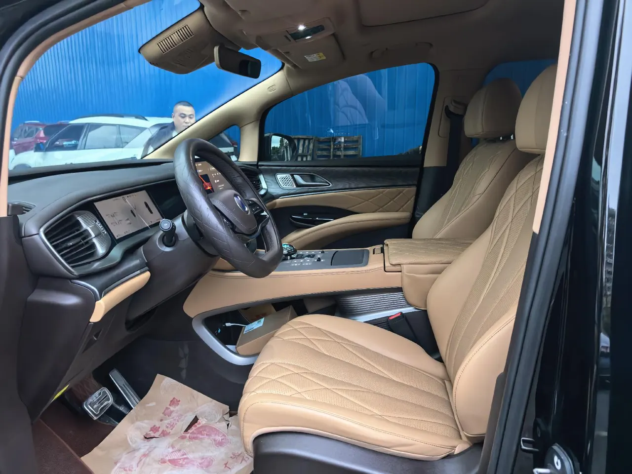 Denza 2025 Denza D9 DM-i 1.5T stepless intelligent driving version 1020 four-wheel drive exclusive automatic transmission 7