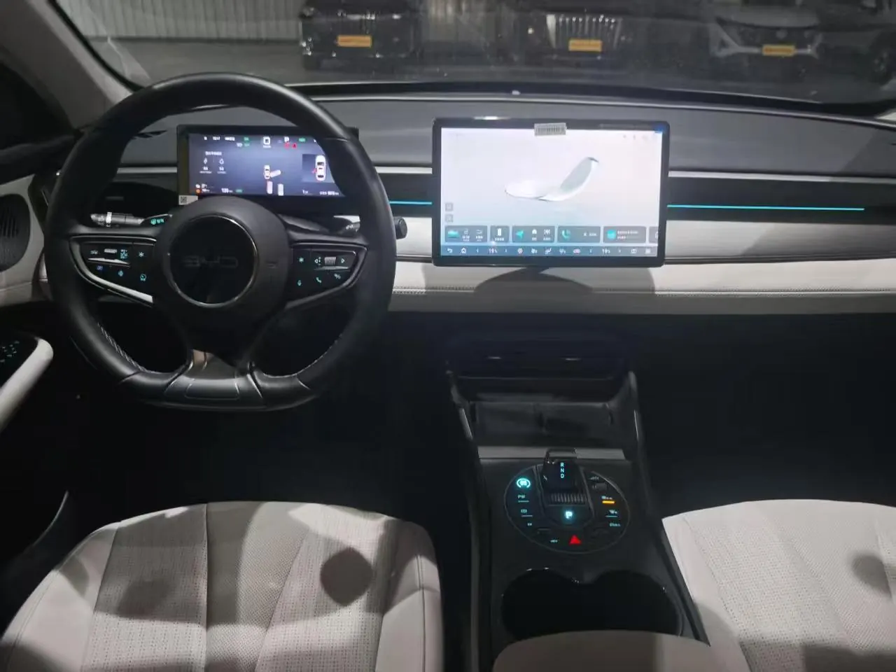 BYD 2025 seals 05 DM-i 1.5 stepless smart driving version 120KM flagship automatic gear 3