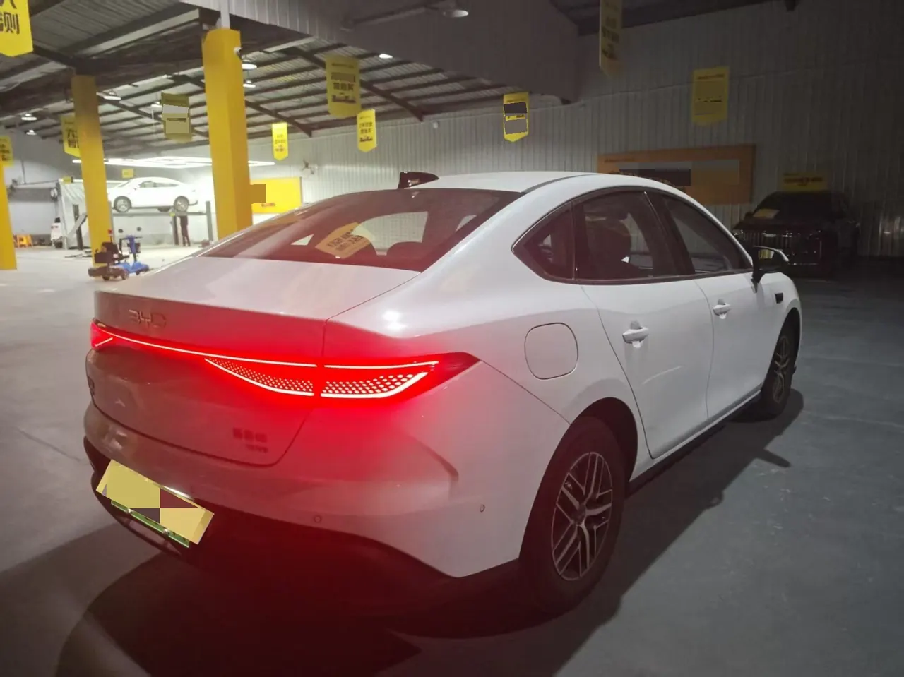 BYD 2025 seals 05 DM-i 1.5 stepless smart driving version 120KM flagship automatic gear 6
