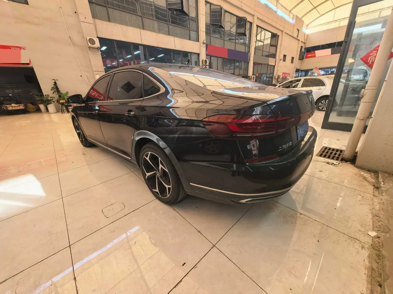 Volkswagen 2024 Passat 2.0TSI 380TSI Star Dragon Edition Automatic Gear 5