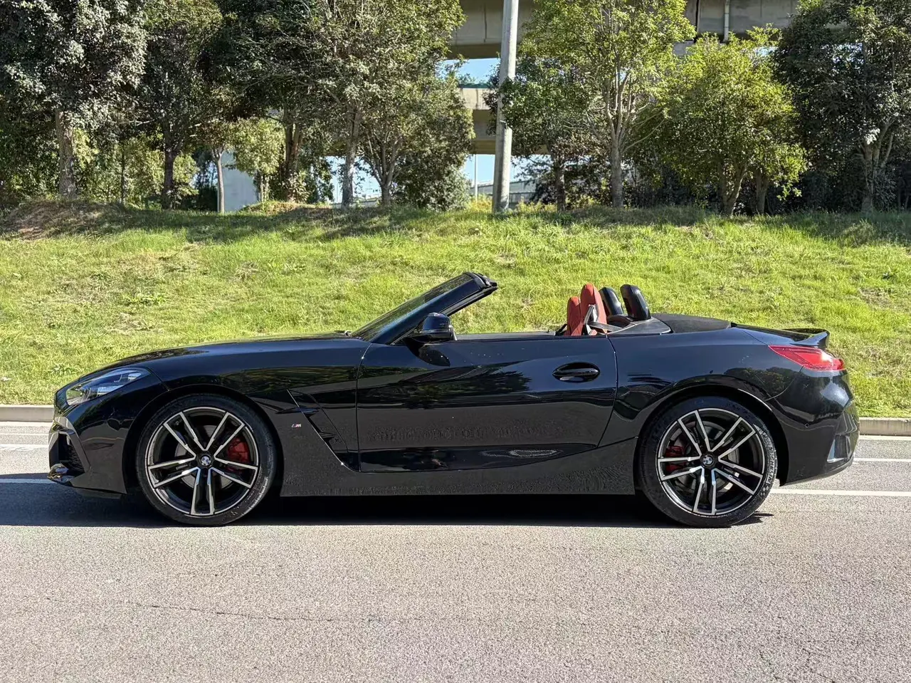 BMW Z4 (Imported) 2022 Z4 sDrive25i 2.0T M Sports Obsidian Night Suit Automatic Gear 2