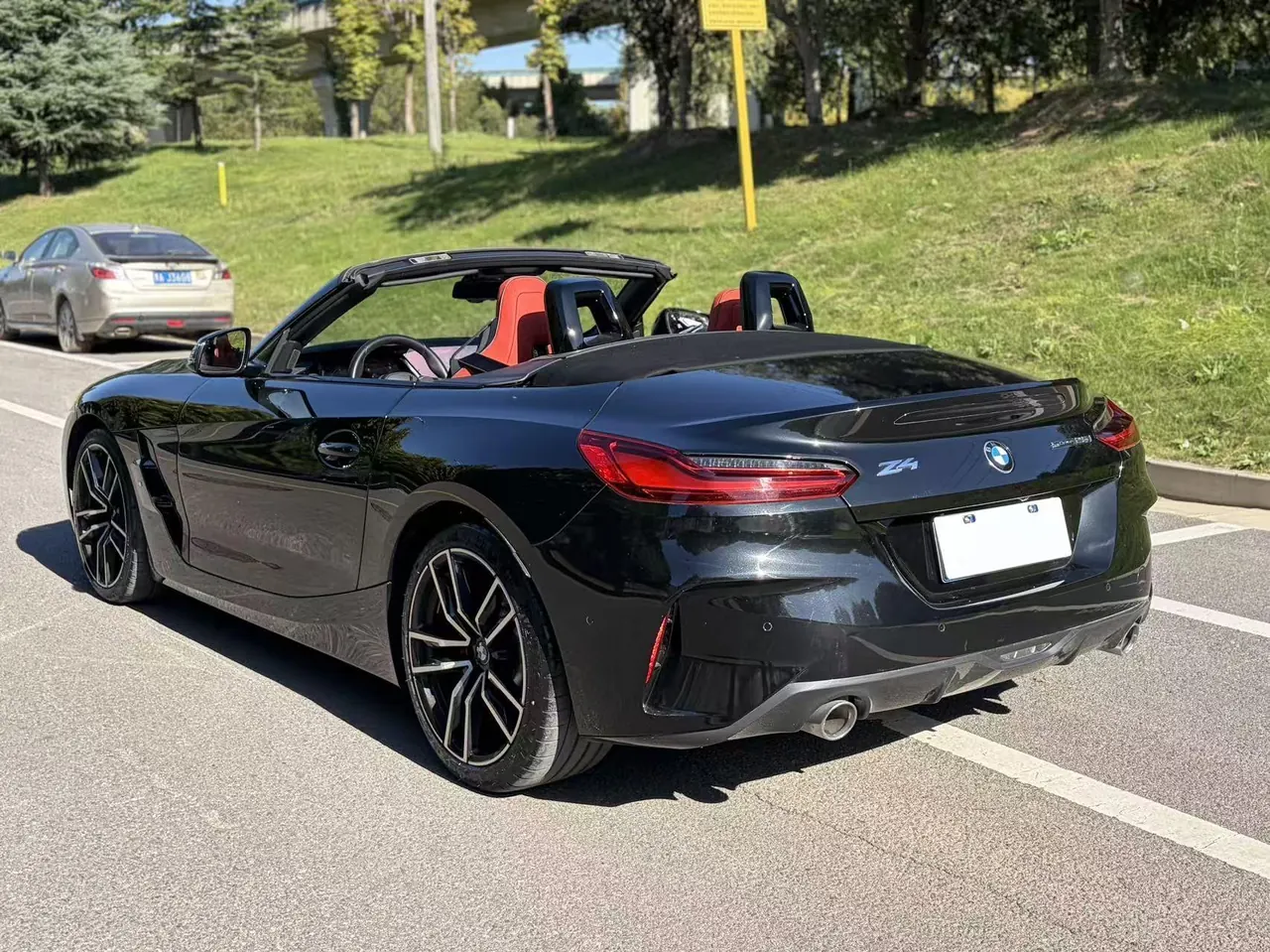 BMW Z4 (Imported) 2022 Z4 sDrive25i 2.0T M Sports Obsidian Night Suit Automatic Gear 3