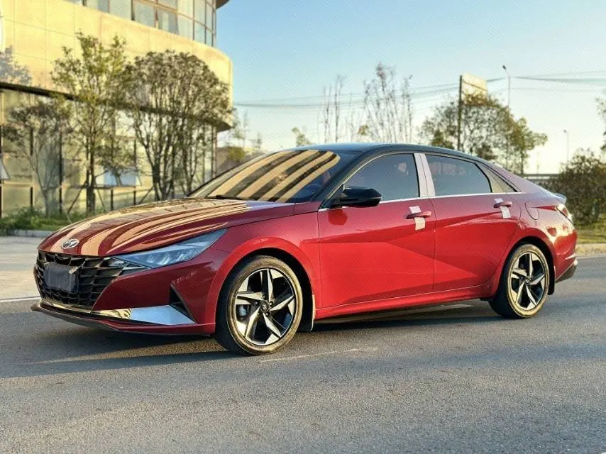 Hyundai 2021 Elantra -3-compartment 1.4TGDi 240TGDi LUX Premium Edition Automatic - View 1