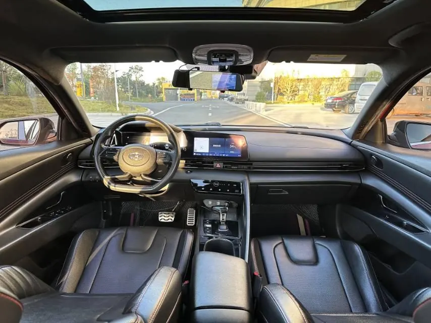 Hyundai 2021 Elantra -3-compartment 1.4TGDi 240TGDi LUX Premium Edition Automatic 5
