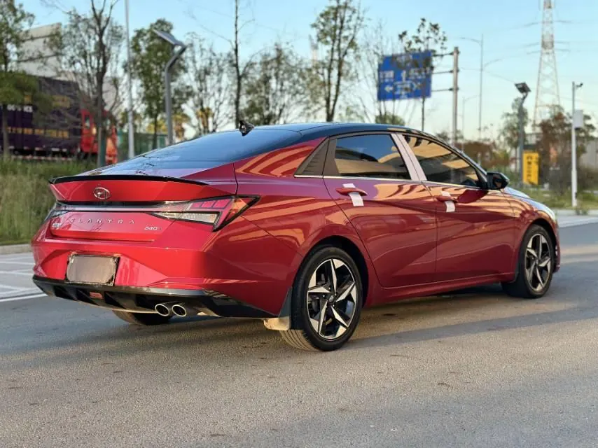 Hyundai 2021 Elantra -3-compartment 1.4TGDi 240TGDi LUX Premium Edition Automatic 9