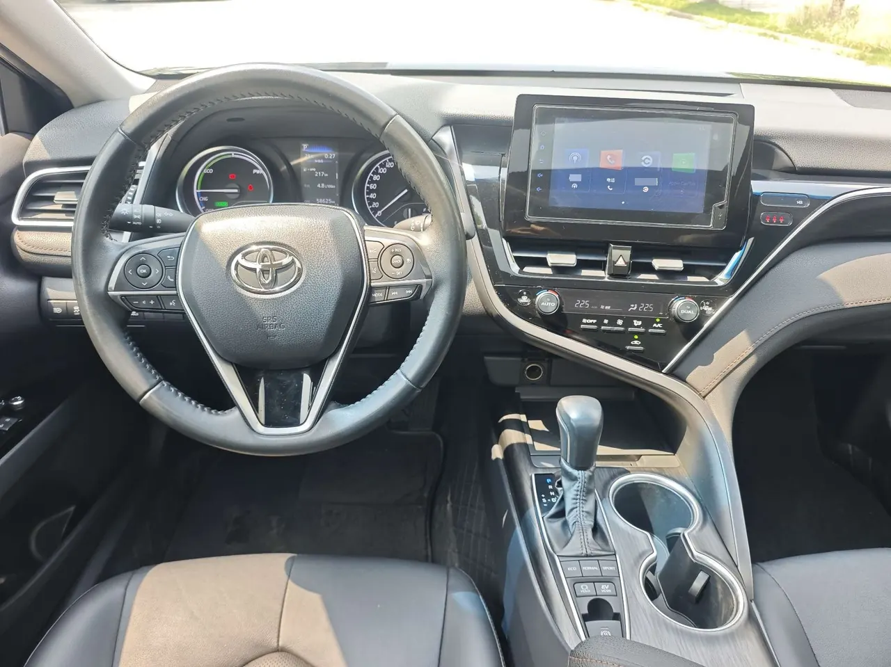 Toyota 2021 Camry Dual Engine 2.5HGVP Stepless Leading Edition Automatic Gear 6