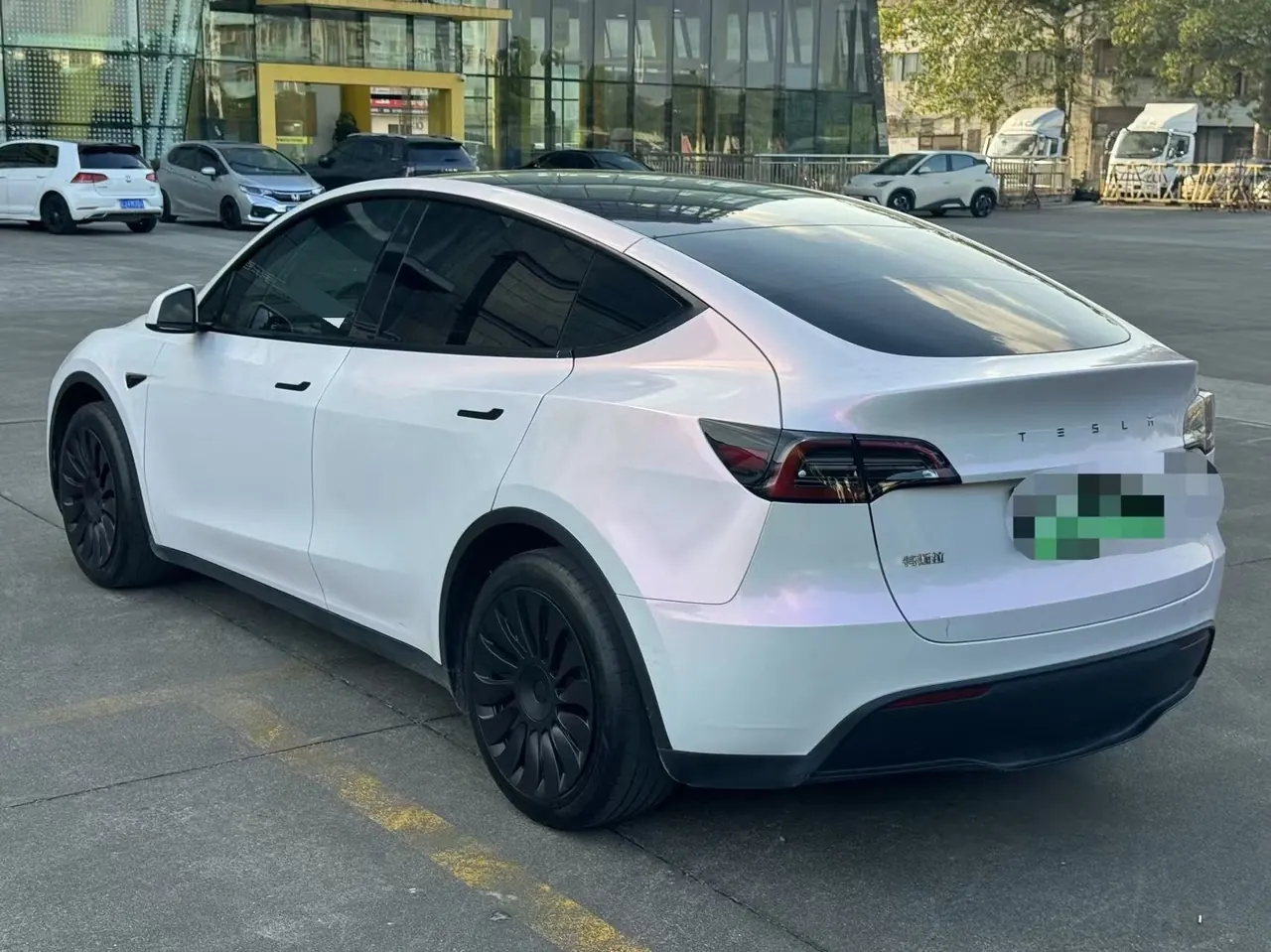 Tesla 2023 Model Y rear-wheel drive version automatic transmission 5