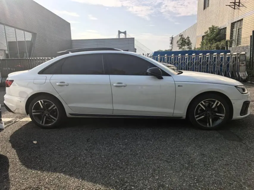 Audi 2022 A4L 2.0TFSI 40TFSI Deluxe Dynamic Automatic 3