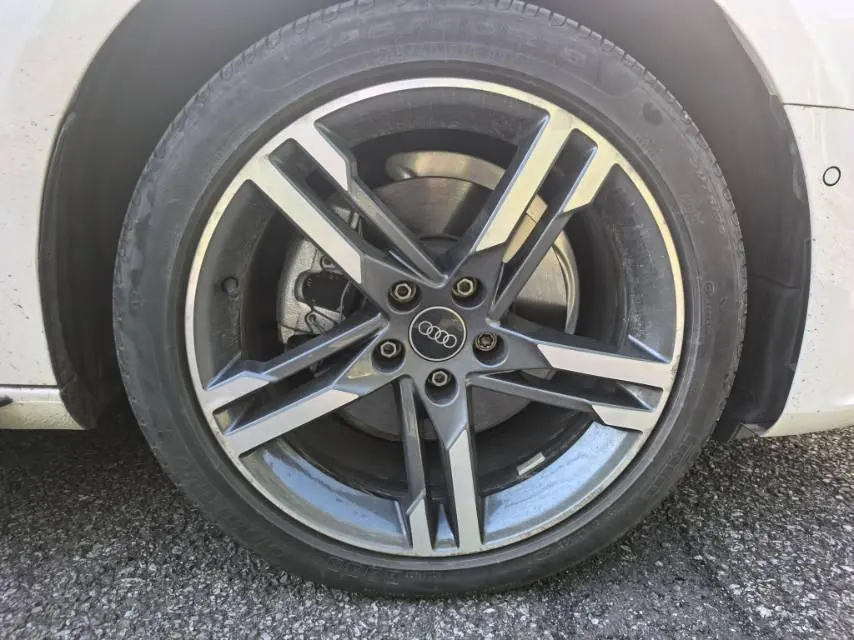 Audi 2022 A4L 2.0TFSI 40TFSI Deluxe Dynamic Automatic 4