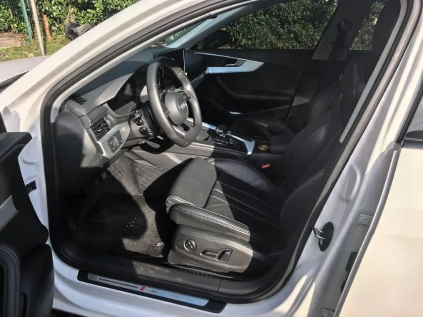 Audi 2022 A4L 2.0TFSI 40TFSI Deluxe Dynamic Automatic 5