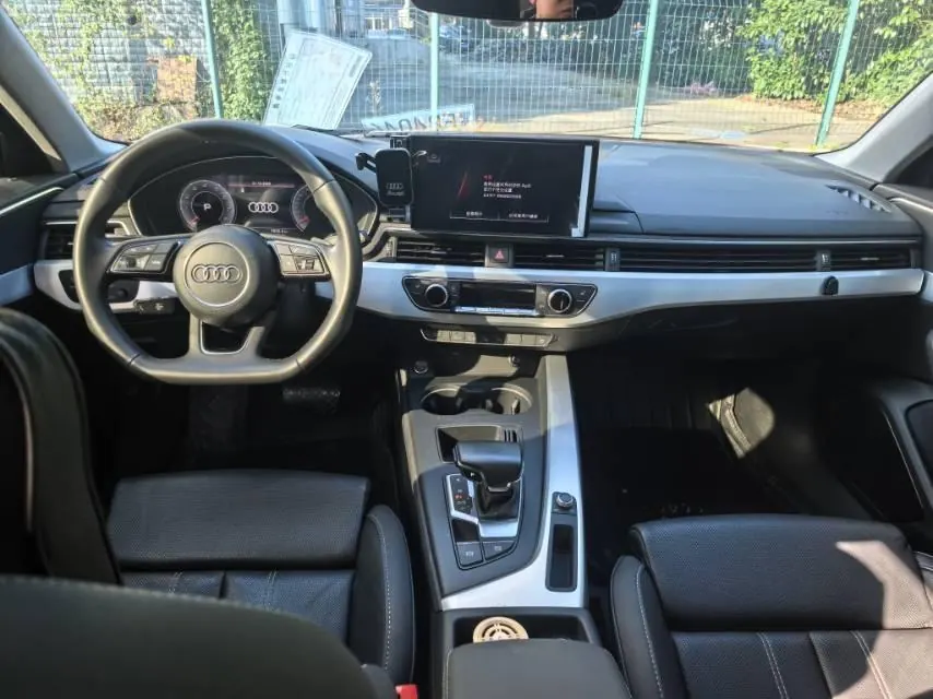 Audi 2022 A4L 2.0TFSI 40TFSI Deluxe Dynamic Automatic 7