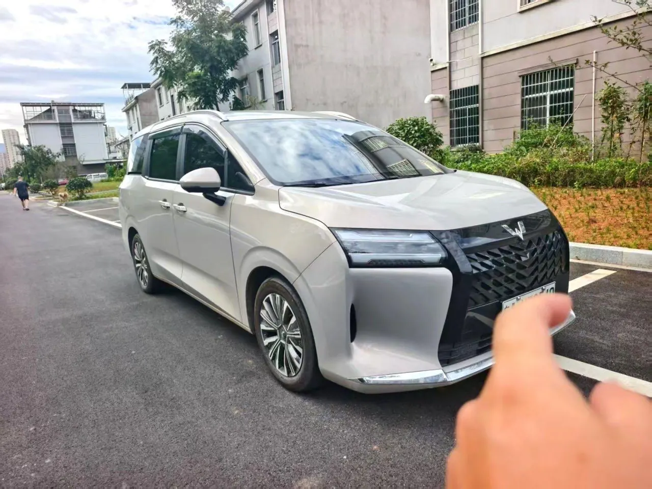 WuLing 2025 Starlight 730 1.5 Stepless 125km Luxury Automatic Transmission 2