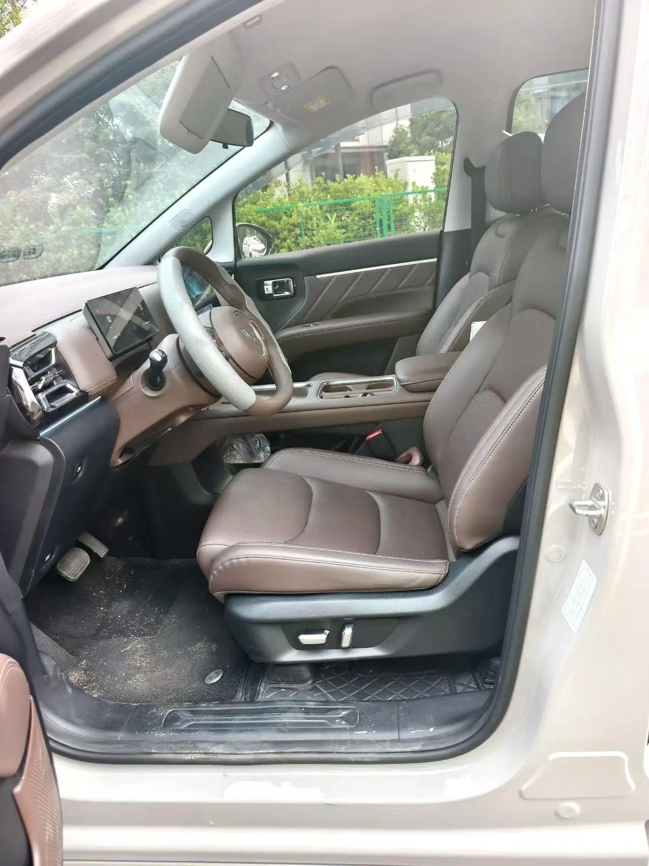 WuLing 2025 Starlight 730 1.5 Stepless 125km Luxury Automatic Transmission 4