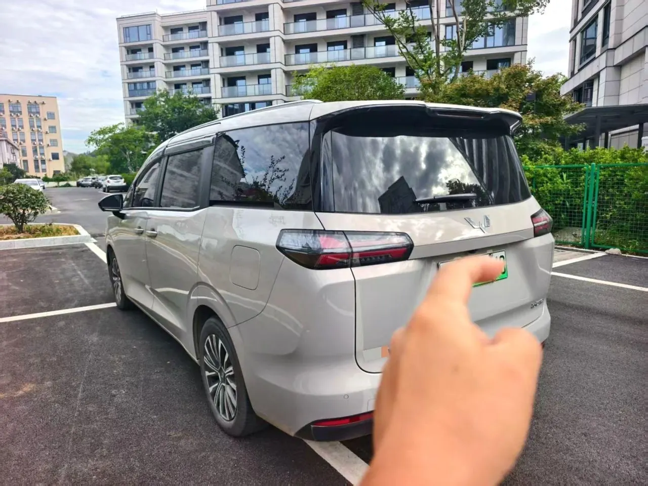WuLing 2025 Starlight 730 1.5 Stepless 125km Luxury Automatic Transmission 7