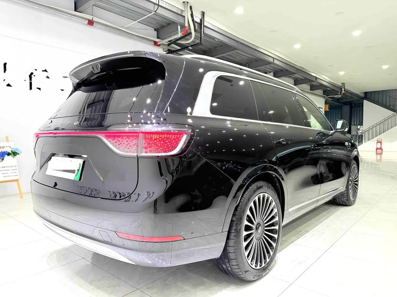 AITO 2025 AITO M9 EV Pure Electric Ultra Edition 100kWh5-seat Edition Automatic Gear 6