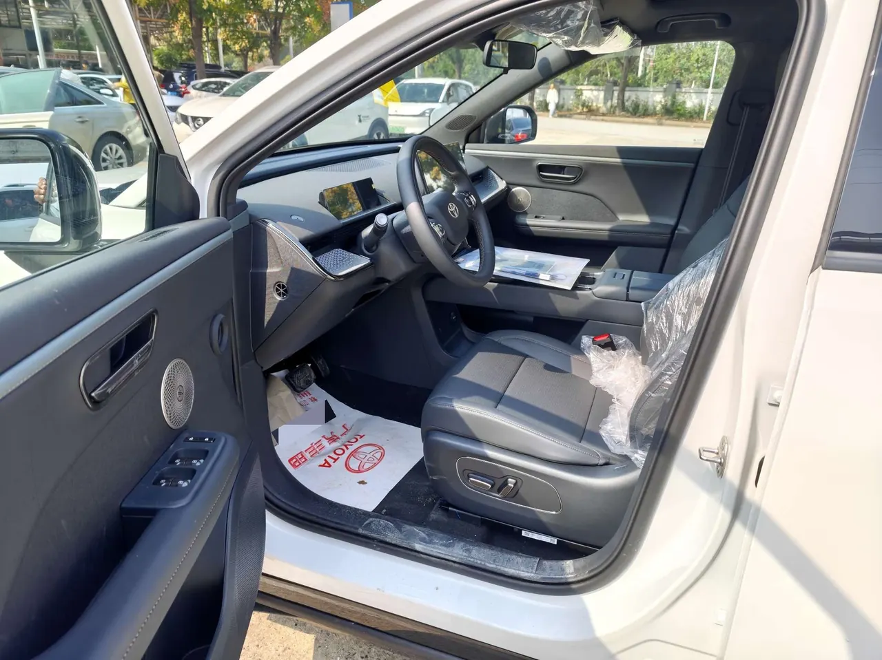 Toyota 2025 Platinum Intelligence 3X 520 Pro Advanced Intelligence Driving Edition Automatic Gear 3