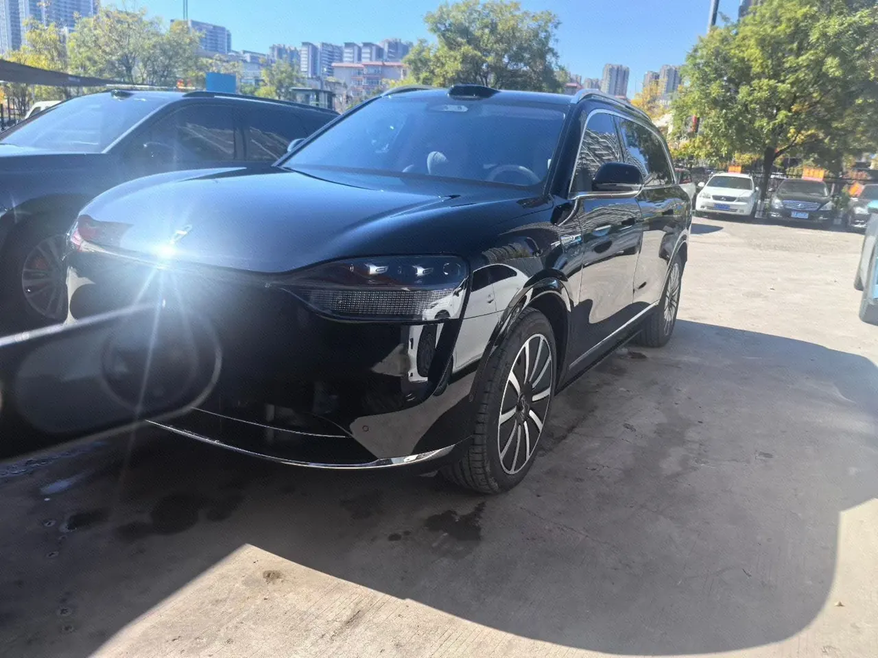 AITO 2024 AITO M9 extended range Max version 42kWh automatic gear - View 1