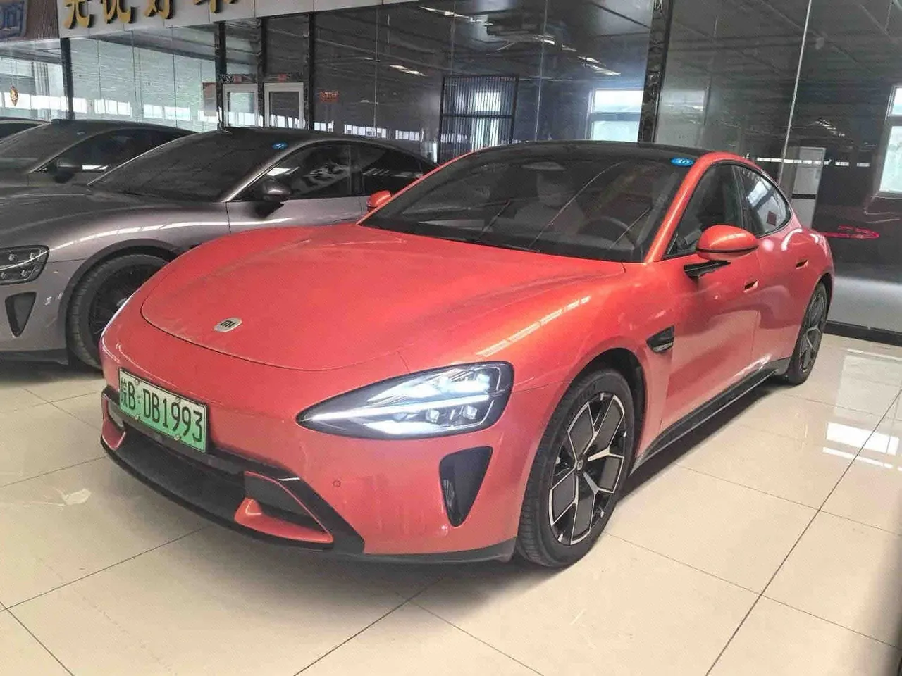 MI 2024 SU 7 700km Rear Drive Long Endurance Smart Driving Edition Automatic Gear - View 1