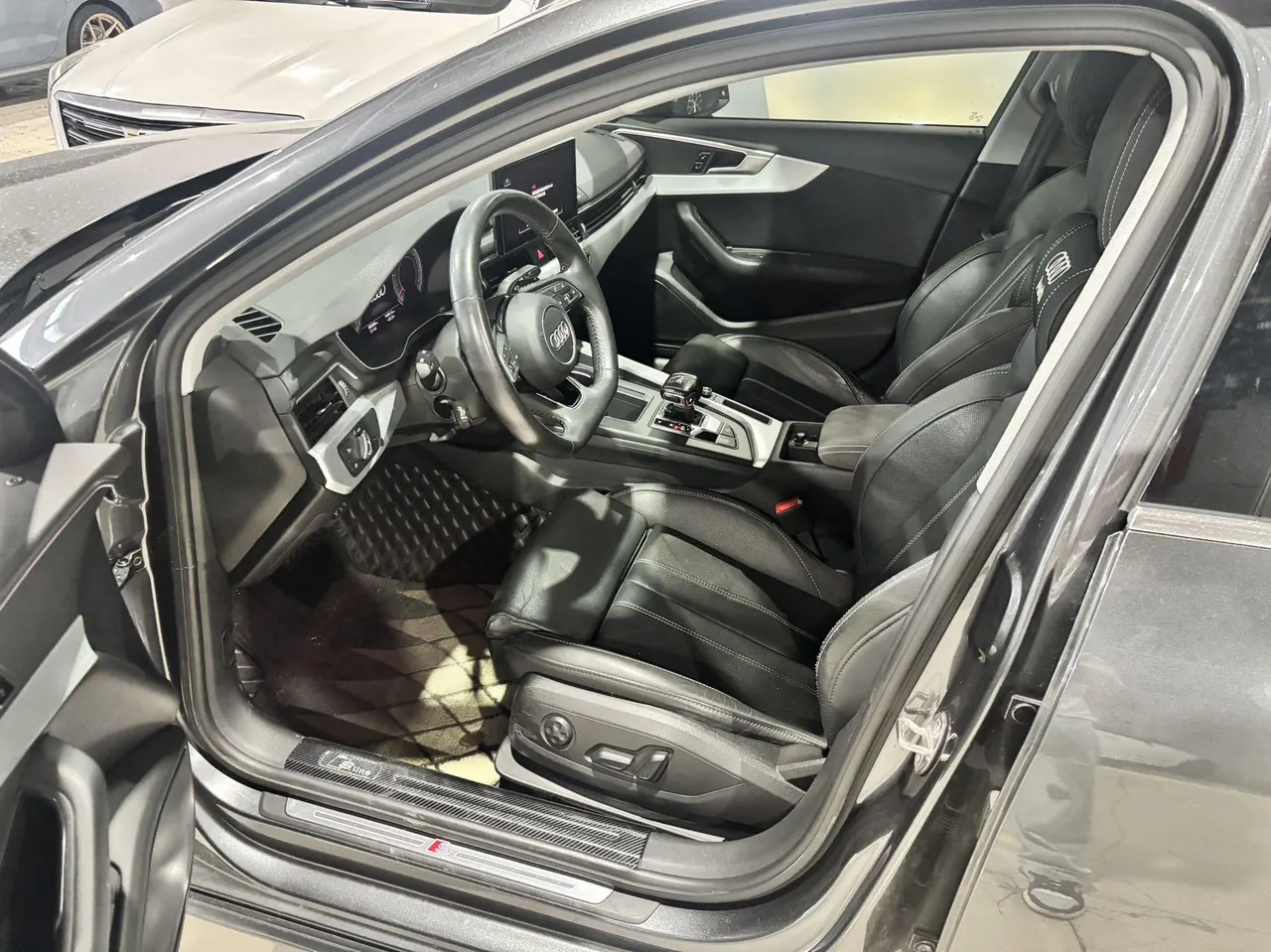 Audi 2020 A4L 2.0TFSI 40TFSI Deluxe Dynamic Automatic 2