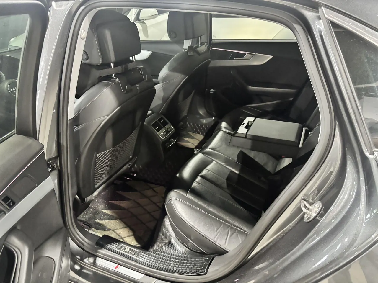 Audi 2020 A4L 2.0TFSI 40TFSI Deluxe Dynamic Automatic 3